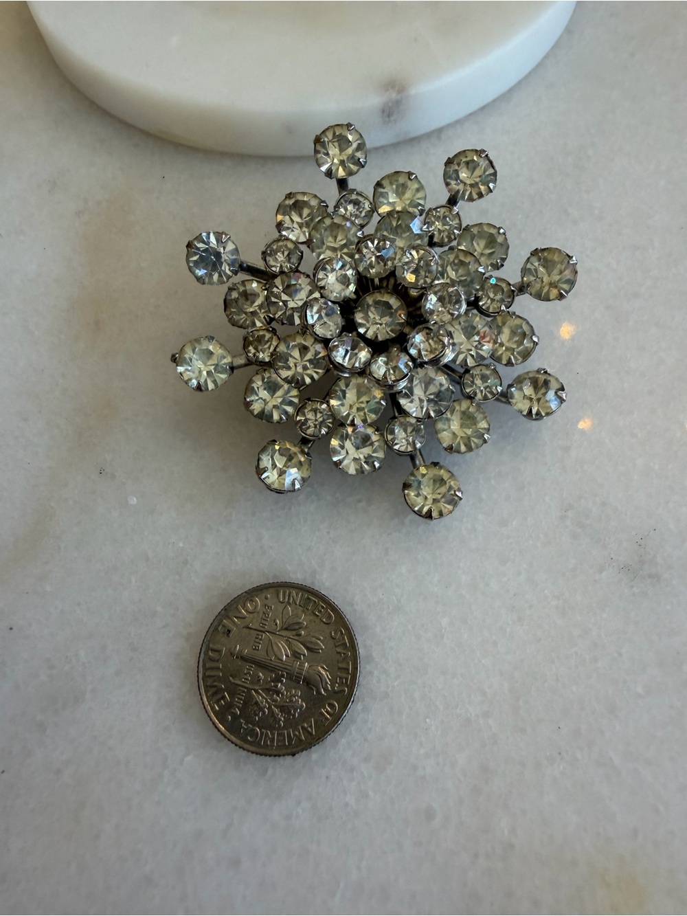 Vintage Crystal Cluster Brooch - Elegant Women's Jewelry - Picture 4 of 4